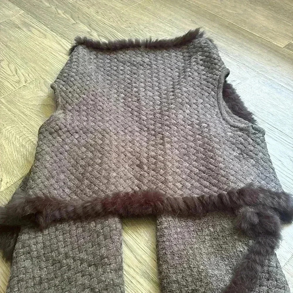 La Fiorentina | Grey soft long vest/ scarf with rabbit  fur trim - Picture 10 of 10
